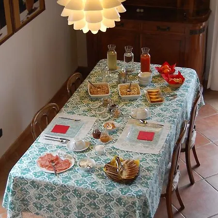 L'alberone فندق مبيت وإفطار 3*